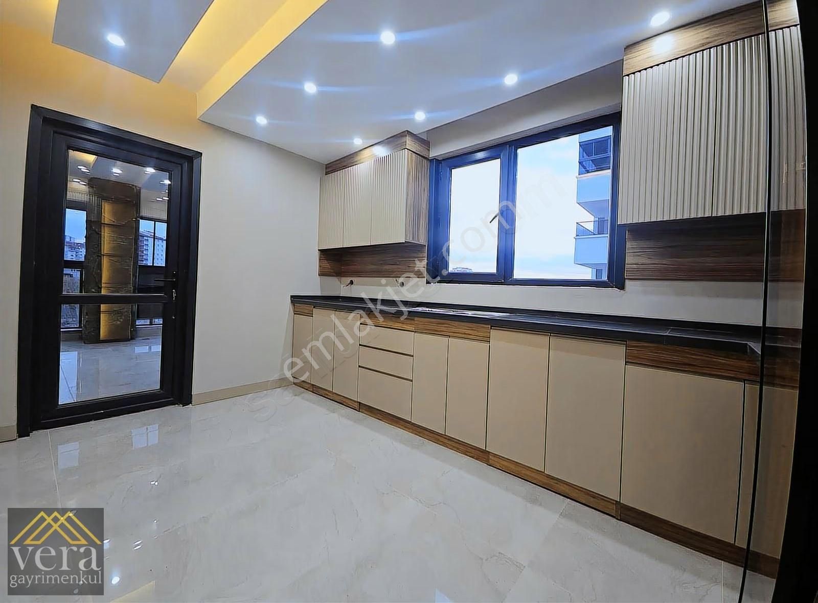 Muhteşem Mimarisi İle Sıfır Süper Lüks Satılık 3+1 Daireler... - Görsel 24