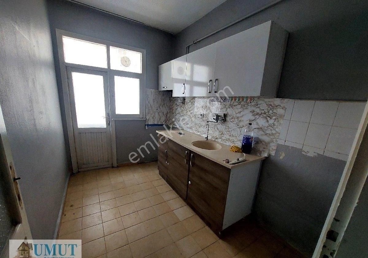 Gaziosmanpaşa Karayolları De Acil Satılık Daire İkinci Kat Balkonlu 2+1 95 M2 - Görsel 9