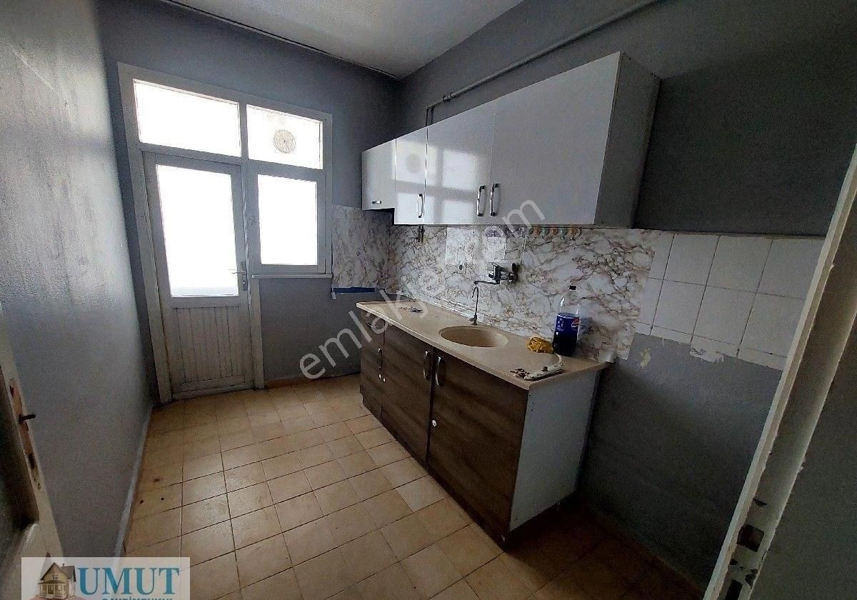 Gaziosmanpaşa Karayolları De Acil Satılık Daire İkinci Kat Balkonlu 2+1 95 M2 - Görsel 15