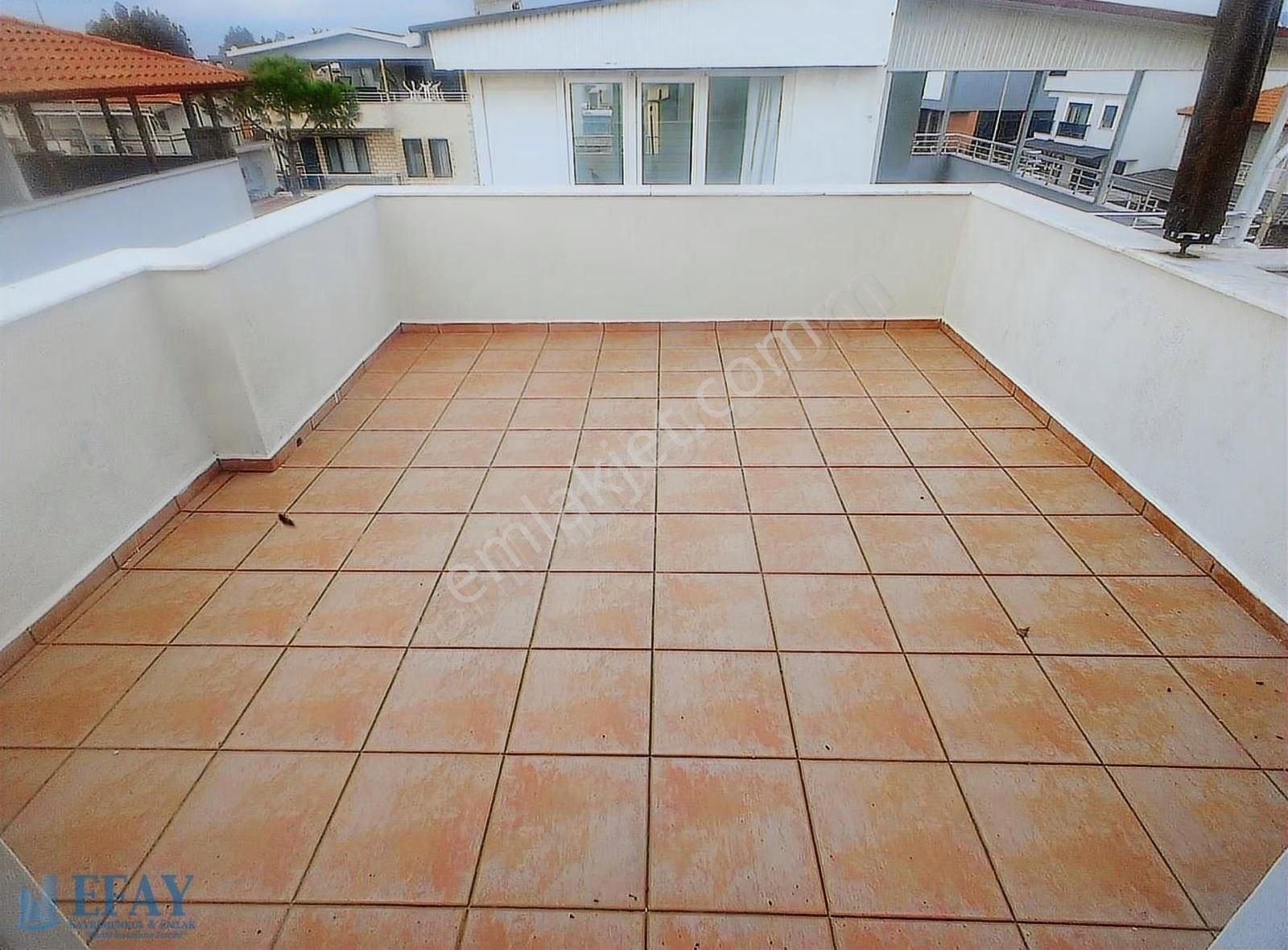 Denize Ve Merkeze Çok Yakın 3+1 Villa - Görsel 10