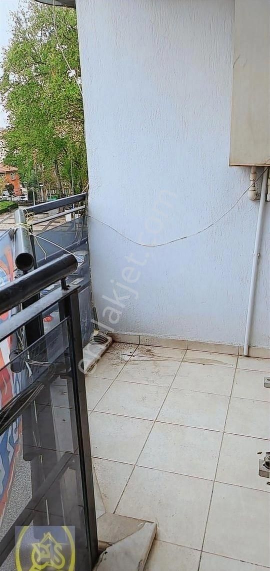 Kıbrıs Şehitler Caddesi Üzerinde Satılık 1+1 Apart - Görsel 6