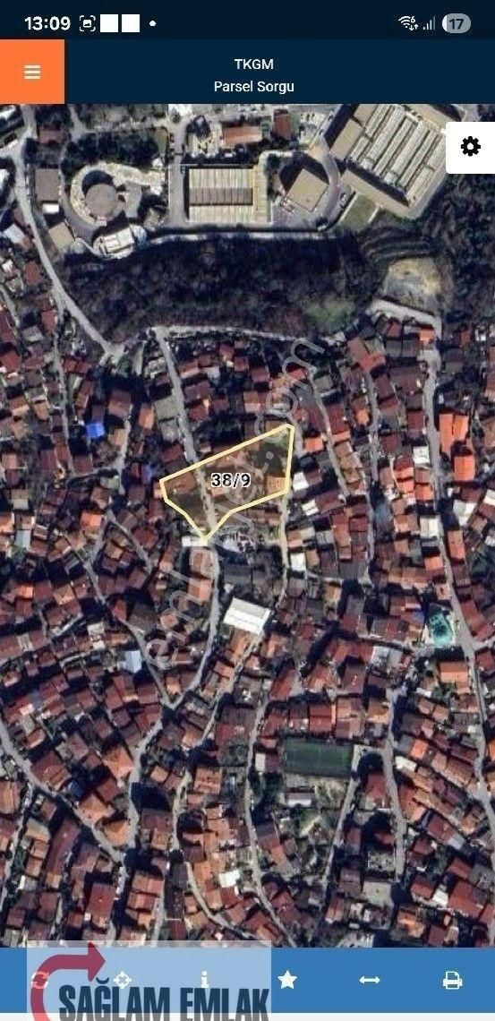 Sarıyer Rumelıhısarı' Nda Yatırımlık Satılık 270 M² Tarla
