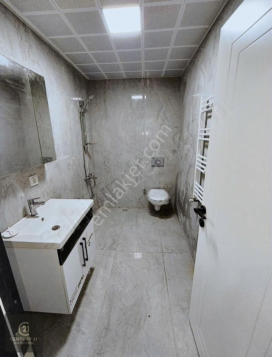C21 Loca'dan Plaza Tadında Kiralık Ofis - Görsel 7