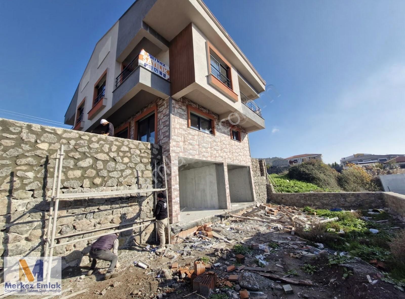 Merkez'den Uzunburun'da Lüks Fonksiyonlu 5+1 Satılık Villa - Görsel 15