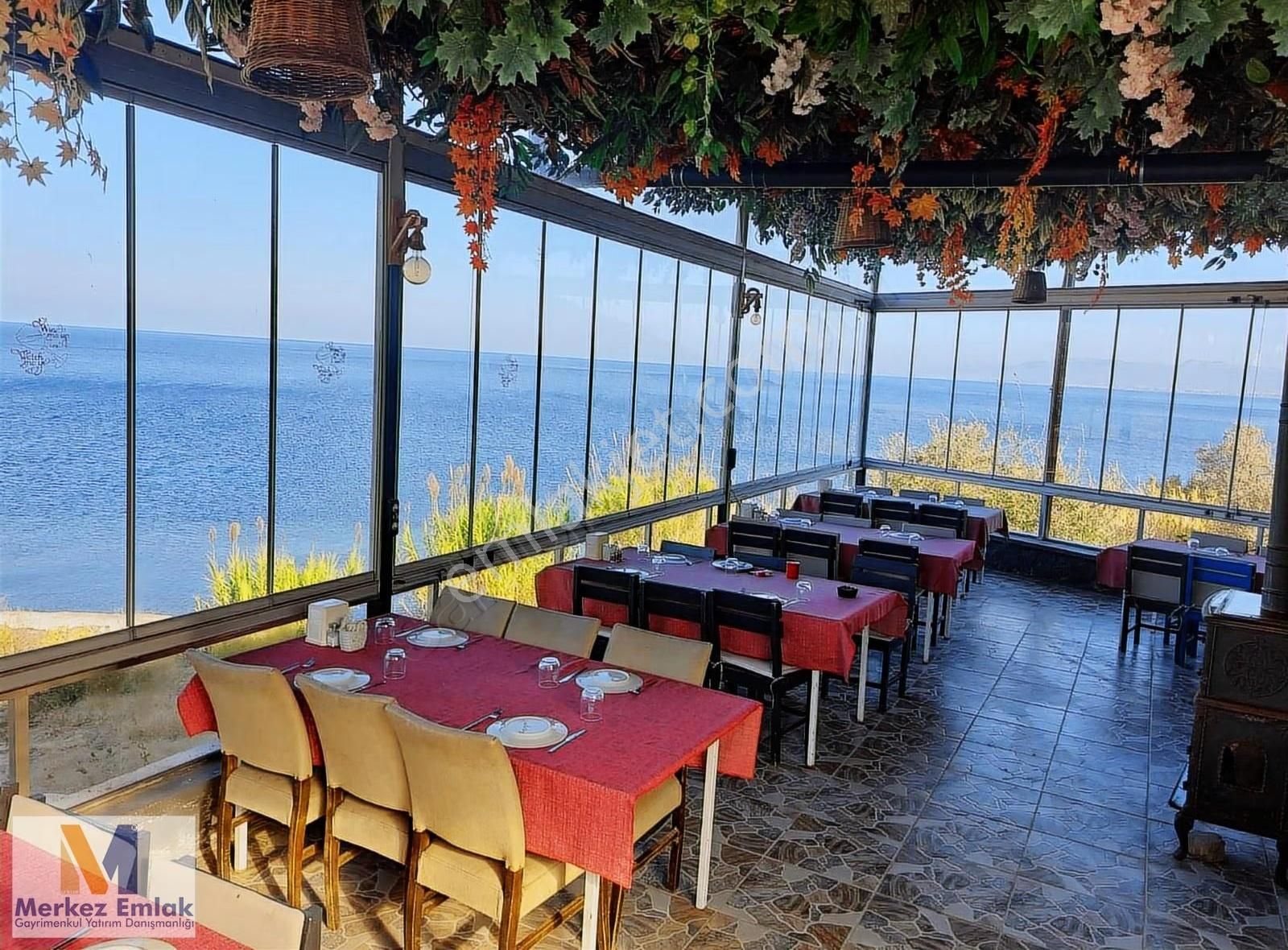 Merkez'den Full Deniz Manzaralı Ruhsatlı Devren Restoran - Görsel 4