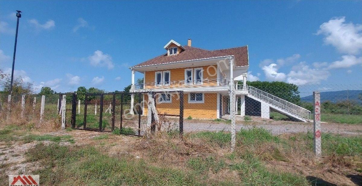 Düzce Akçakoca Melenağzı Mevki Kocaali Sınırında 14687m²arsa İçerisinde Triplex Villa Irmak Kenarı - Görsel 19