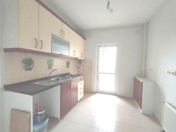 İstanbul Başakşehir Kayaşehirde 10.bölgede Satılık 3+1 Kot Farkından 2.kat Gibi Y.giriş Sitede Daire