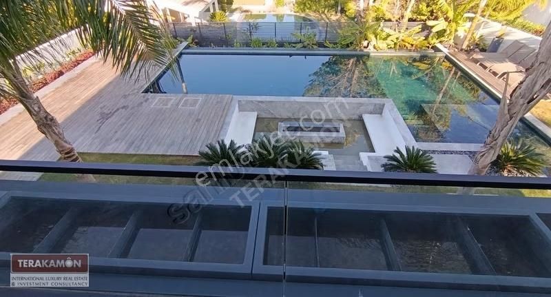 Çeşme Mamur Baba Deniz Manzaralı Havuzlu Müstakil Lüks Villa - Görsel 13