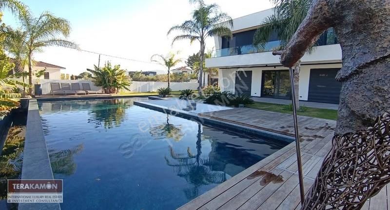 Çeşme Mamur Baba Deniz Manzaralı Havuzlu Müstakil Lüks Villa - Görsel 3