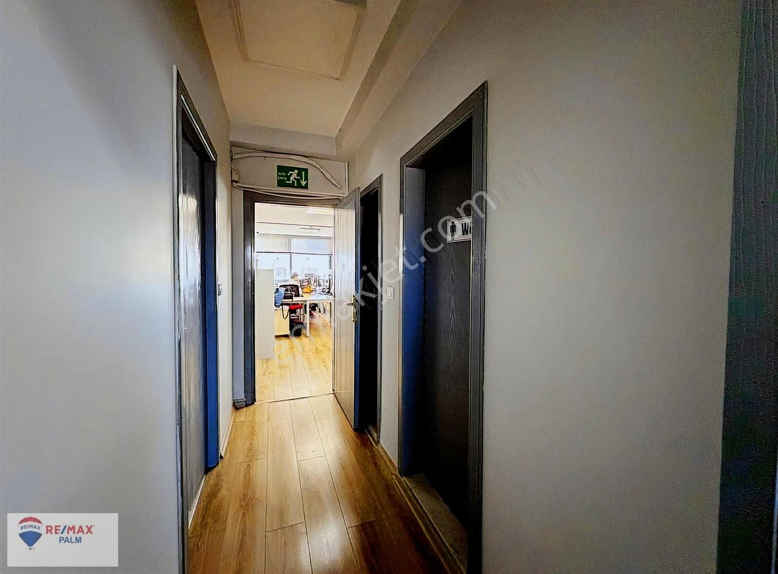 Remax Palm'den Klas Plaza'da Liman Manzaralı Prestijli Ofis - Görsel 23