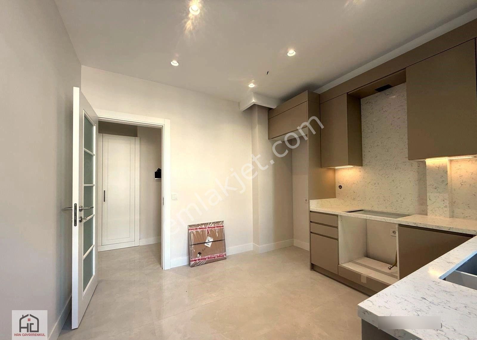 Fenerbahçede Bağdat'a Yakın 3+1 Ebeveynli Prestijli Lüks Sıfır - Görsel 24