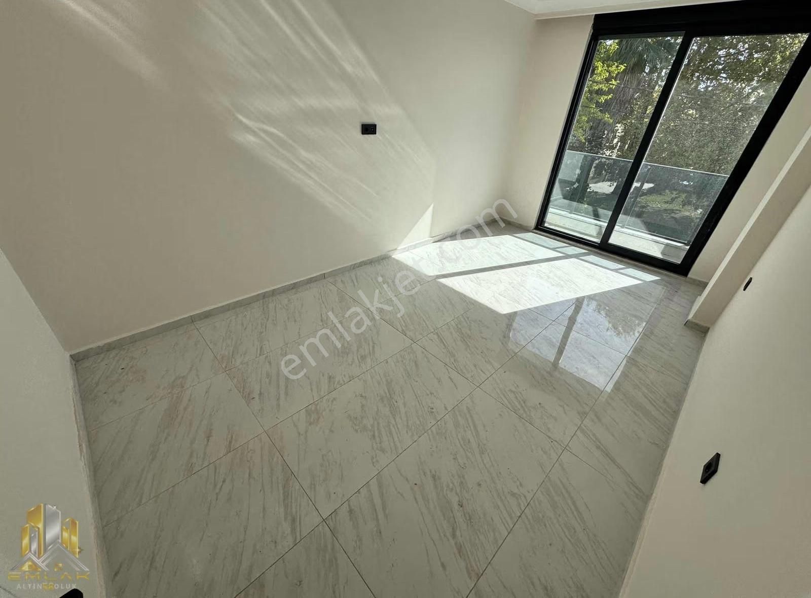 Emlak-58,den Altınoluk Güre Arası 3+1 Sıfır Villa Denize 100m - Görsel 24