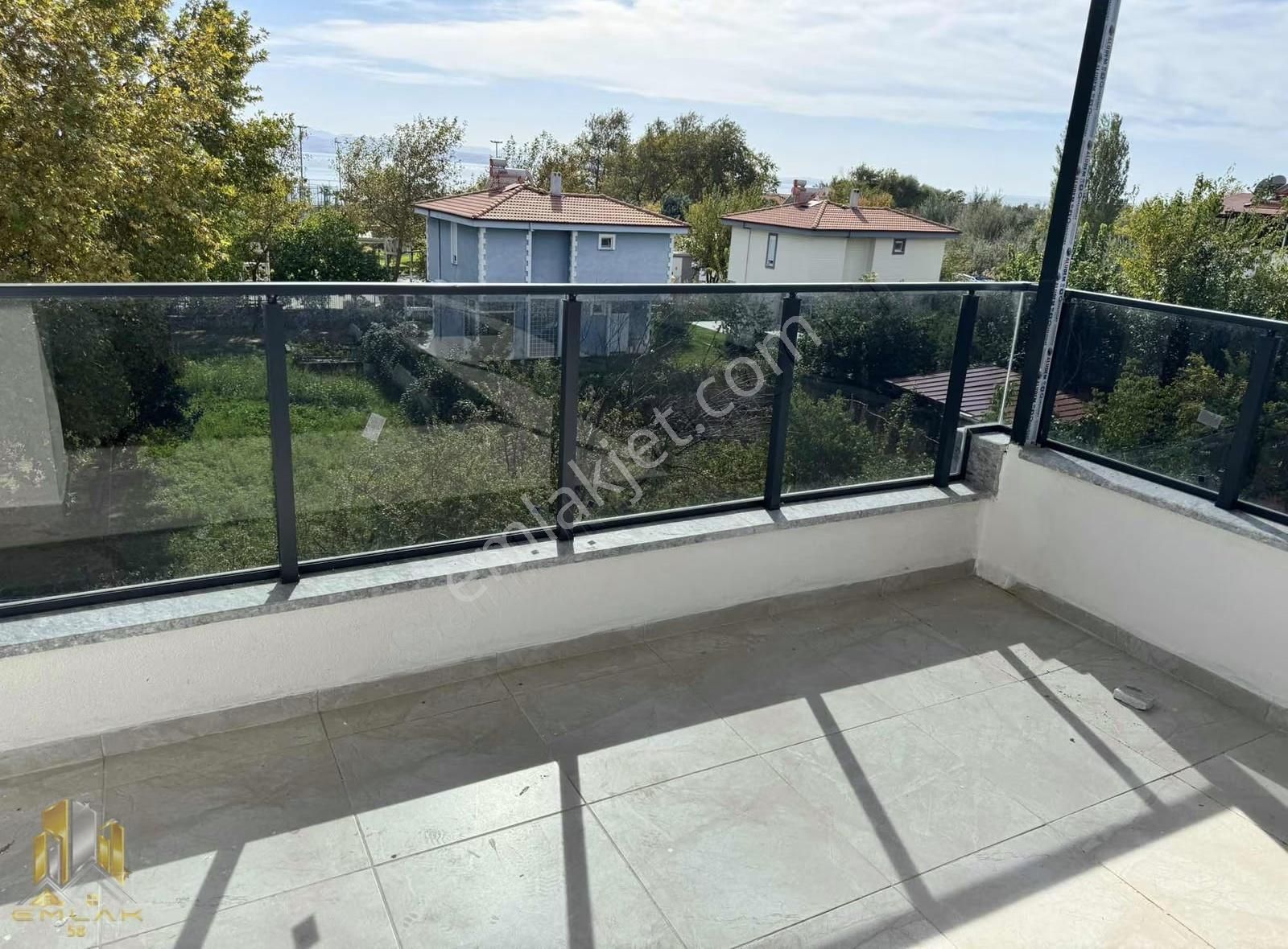 Emlak-58,den Altınoluk Güre Arası 3+1 Sıfır Villa Denize 100m - Görsel 27