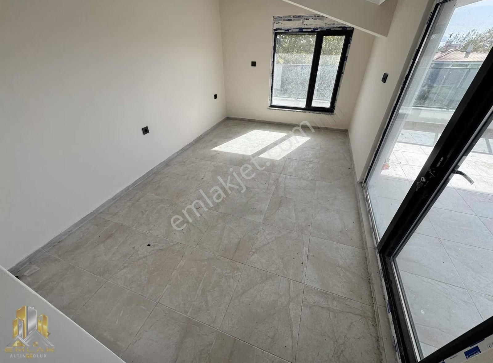 Emlak-58,den Altınoluk Güre Arası 3+1 Sıfır Villa Denize 100m - Görsel 34