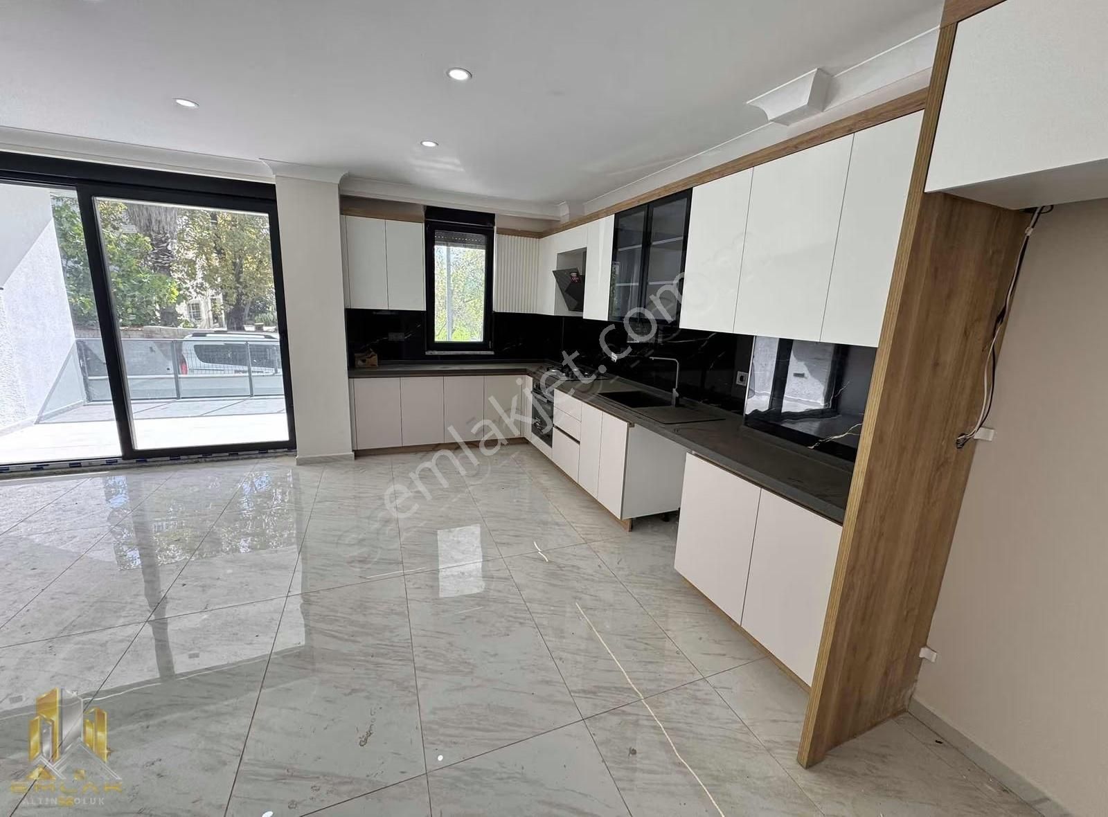 Emlak-58,den Altınoluk Güre Arası 3+1 Sıfır Villa Denize 100m - Görsel 9