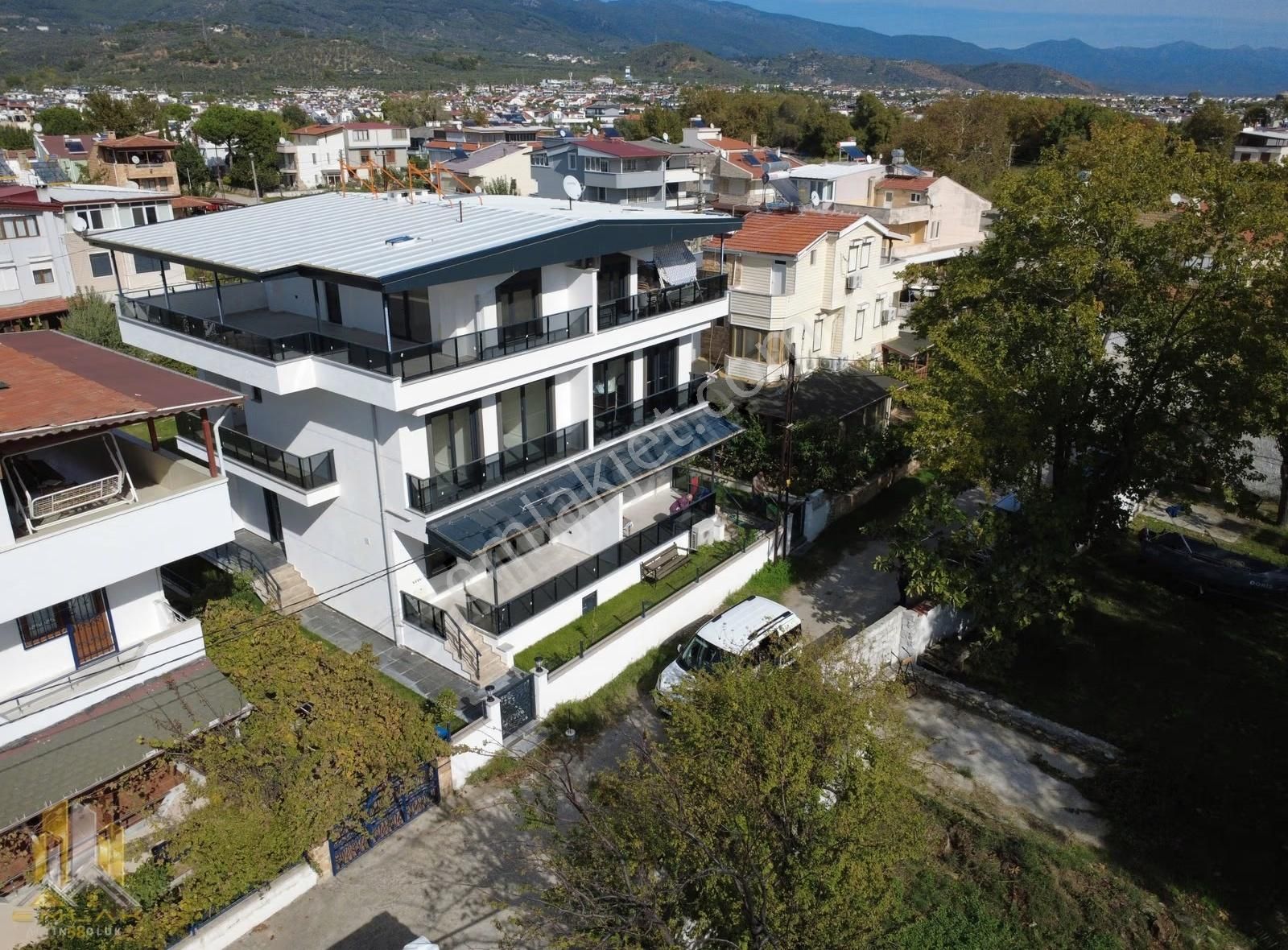 Emlak-58,den Altınoluk Güre Arası 3+1 Sıfır Villa Denize 100m - Görsel 11