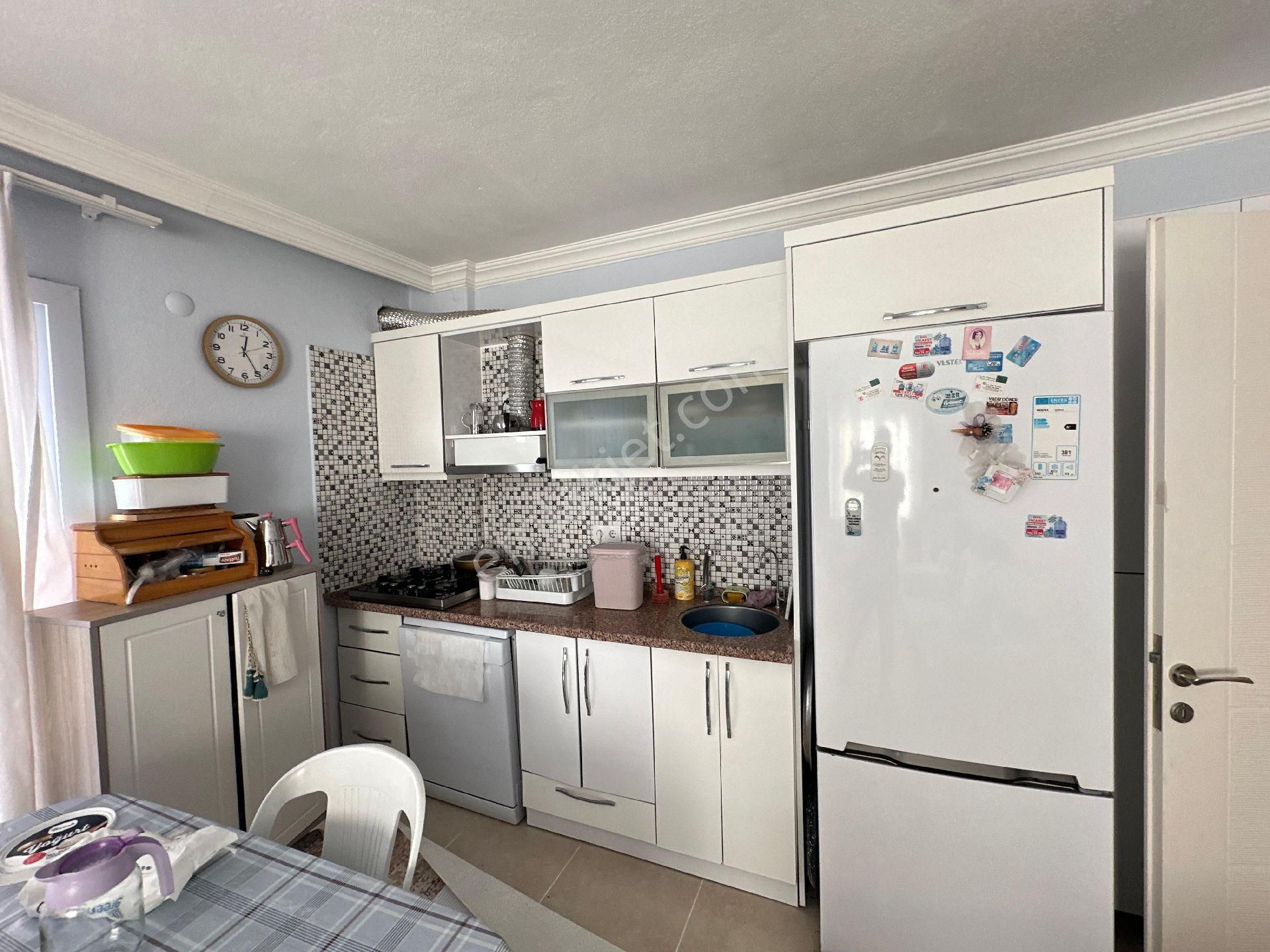 Ürkmez Merkez De Satılık 2+1 Daire Denize 350 M - Görsel 4