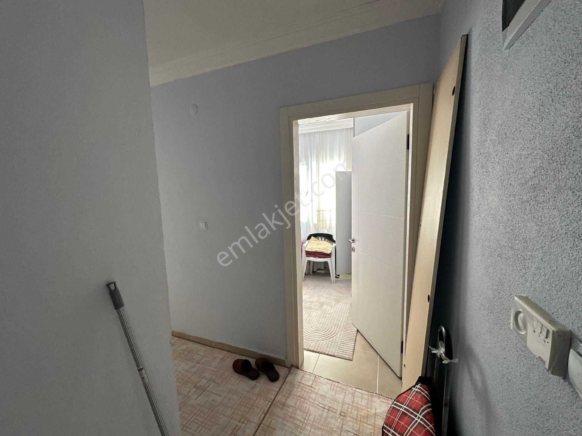 Ürkmez Merkez De Satılık 2+1 Daire Denize 350 M - Görsel 5