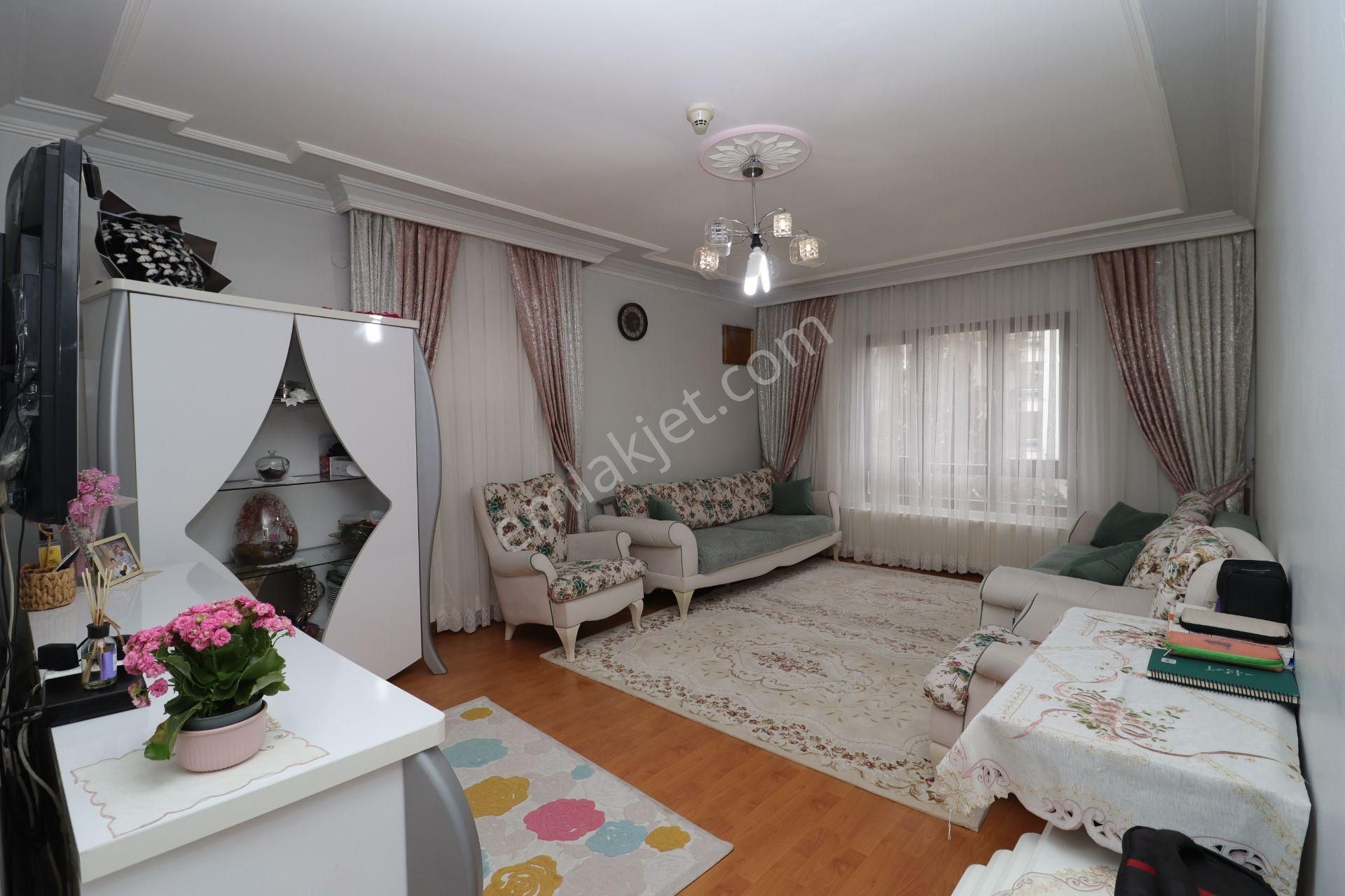 Akif'ten Elvankent Topçu'da Altında Daire Olan Geniş 2+1 Satılık Daire - Görsel 3