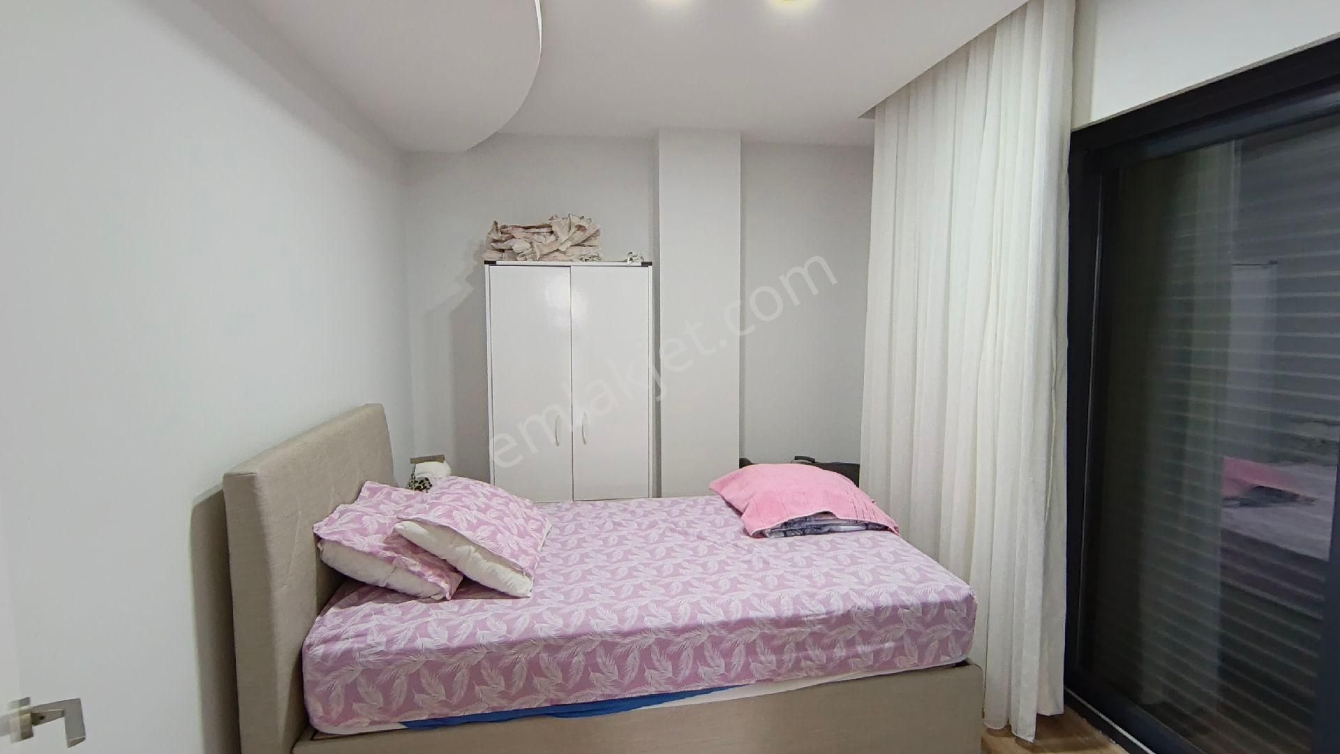 Denize Yürüme Mesafesinde | Havuzlu Sitede | Köşe Konum | Büyük Bahçeli 3+1 - Görsel 18