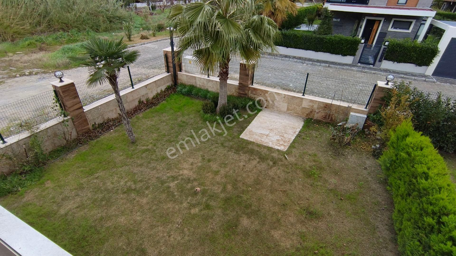 Denize Yürüme Mesafesinde | Havuzlu Sitede | Köşe Konum | Büyük Bahçeli 3+1 - Görsel 31