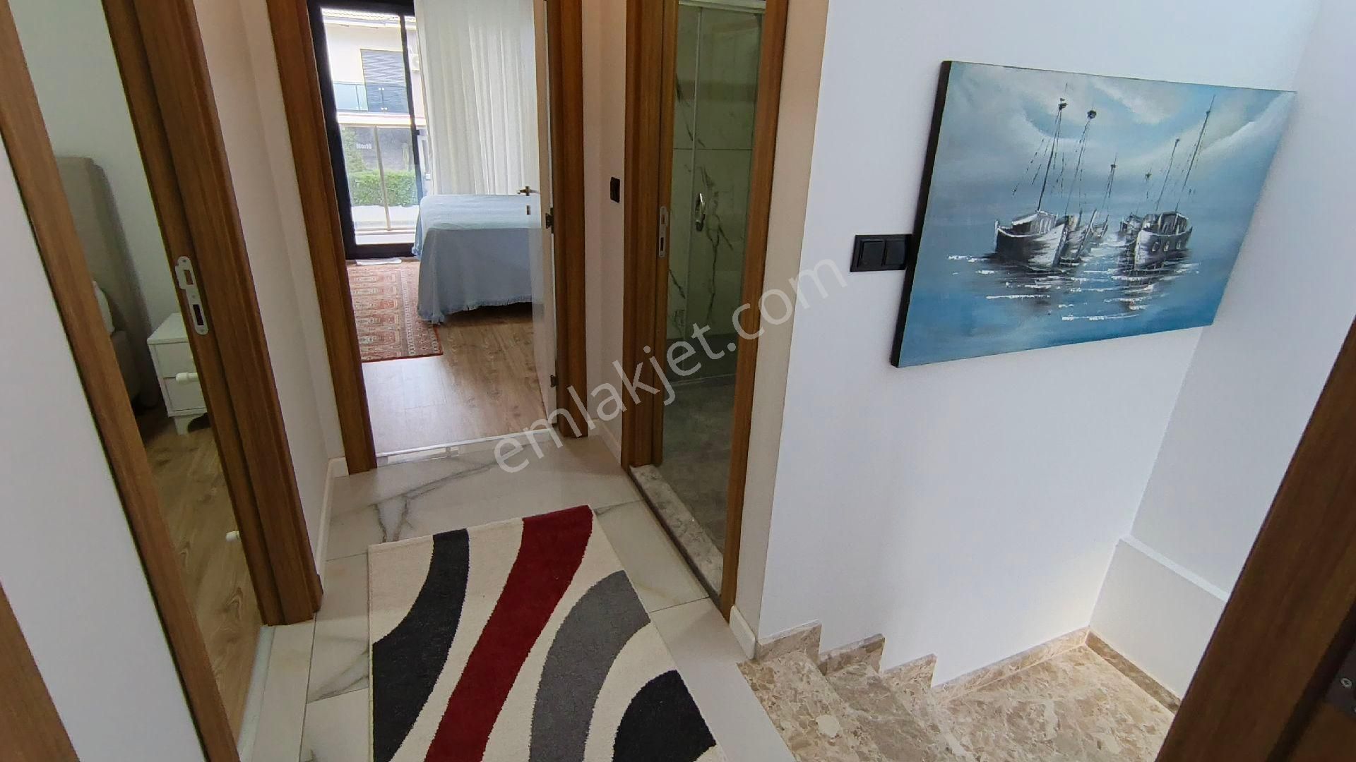 Denize Yürüme Mesafesinde | Havuzlu Sitede | Köşe Konum | Büyük Bahçeli 3+1 - Görsel 16