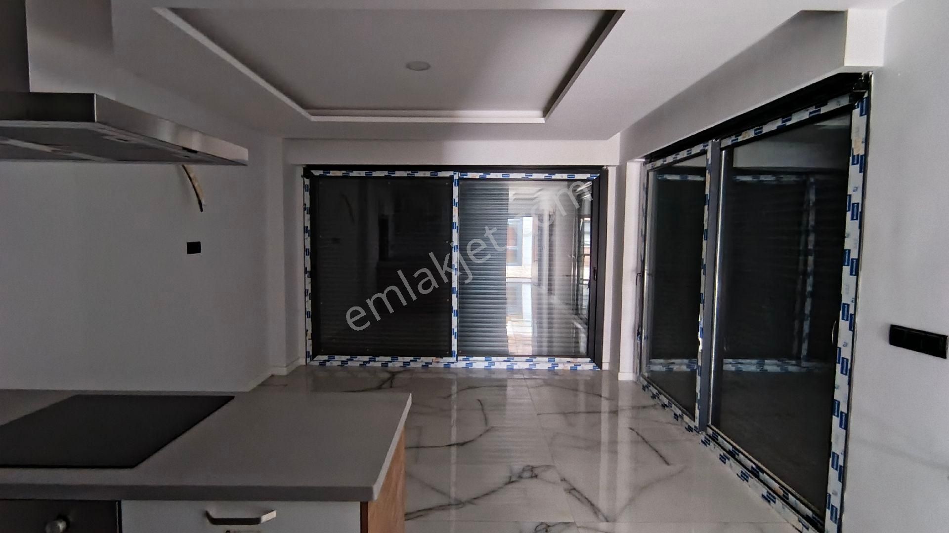 Denize Yürüme Mesafesinde | Tek Müstakil | Havuzlu Sitede | Yeni Yapı Villa - Görsel 12