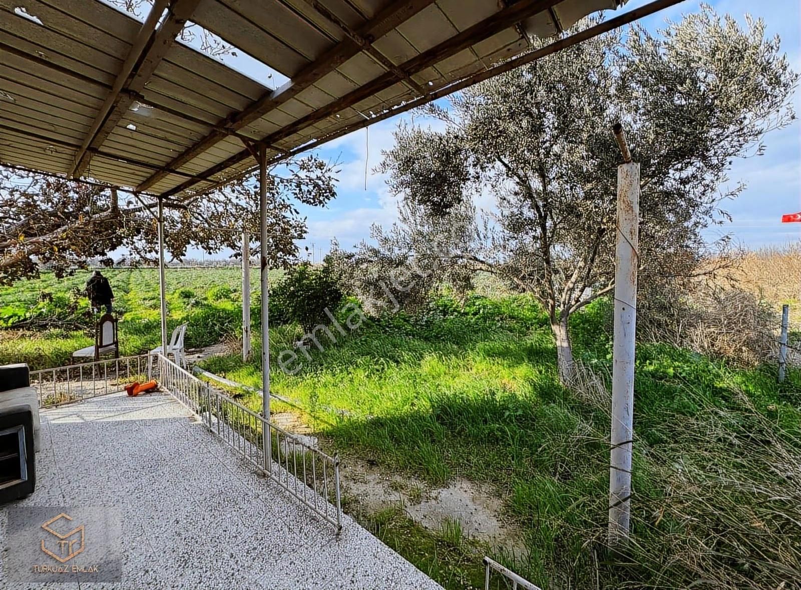 Menemen Ahıhıdır Da Satılık 10.000 M² Tarla Ve 2+1 Ruhsatlı Ev - Görsel 5