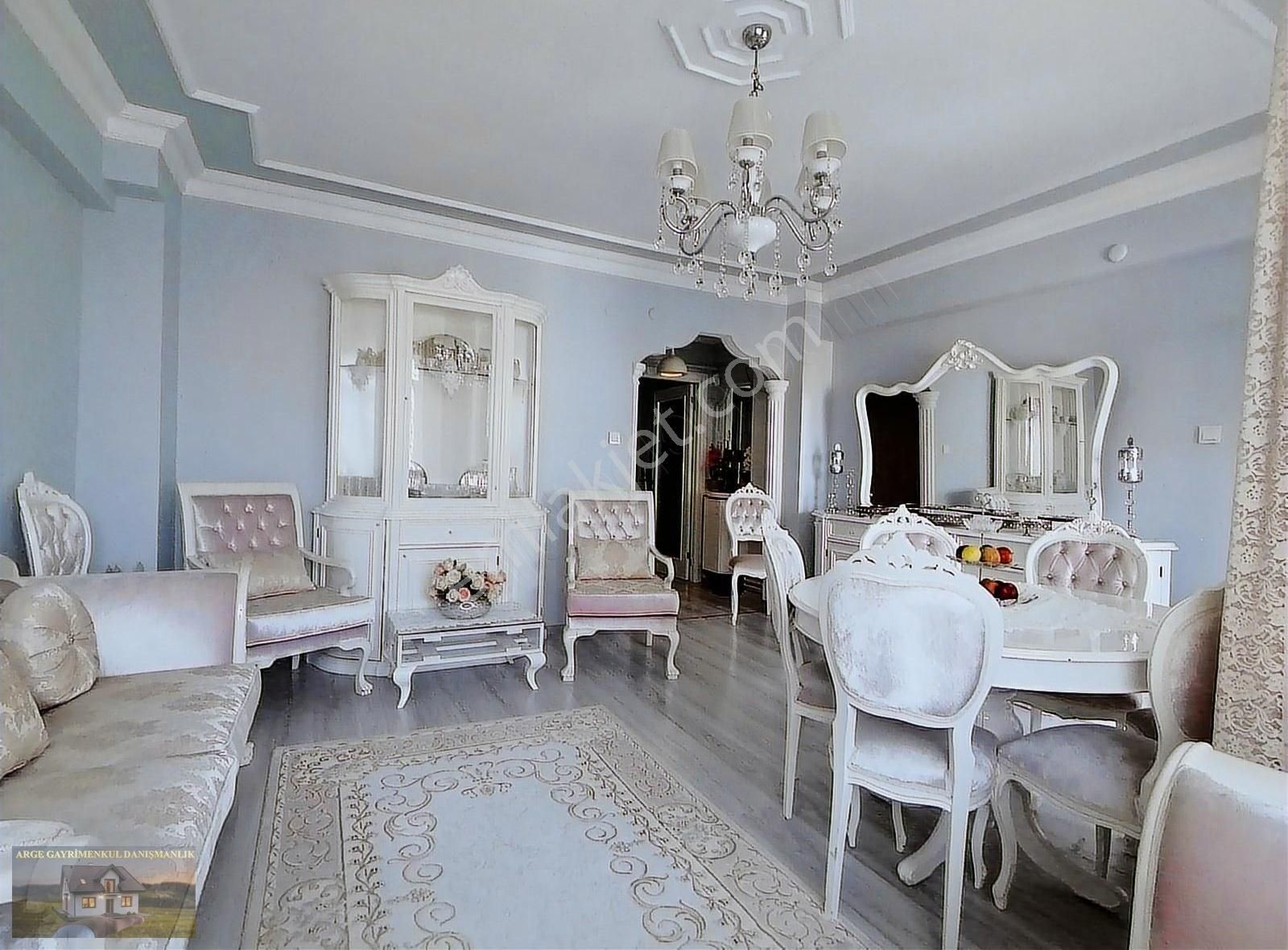 Fatih Beyceğiz Caddesi 3+1 Katittifaklı Full + Full Satılık