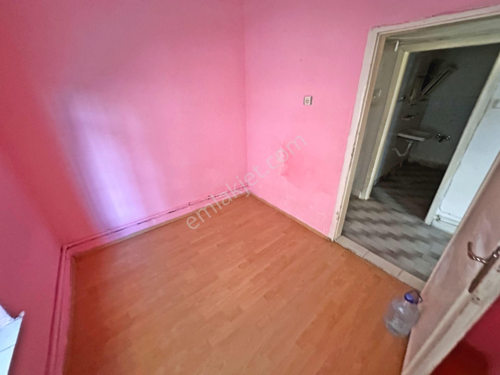 Tıp Fakültesi Cadde Yakını Balkonlu Uygun Fiyatlı 3+1 Kiralık - Görsel 9