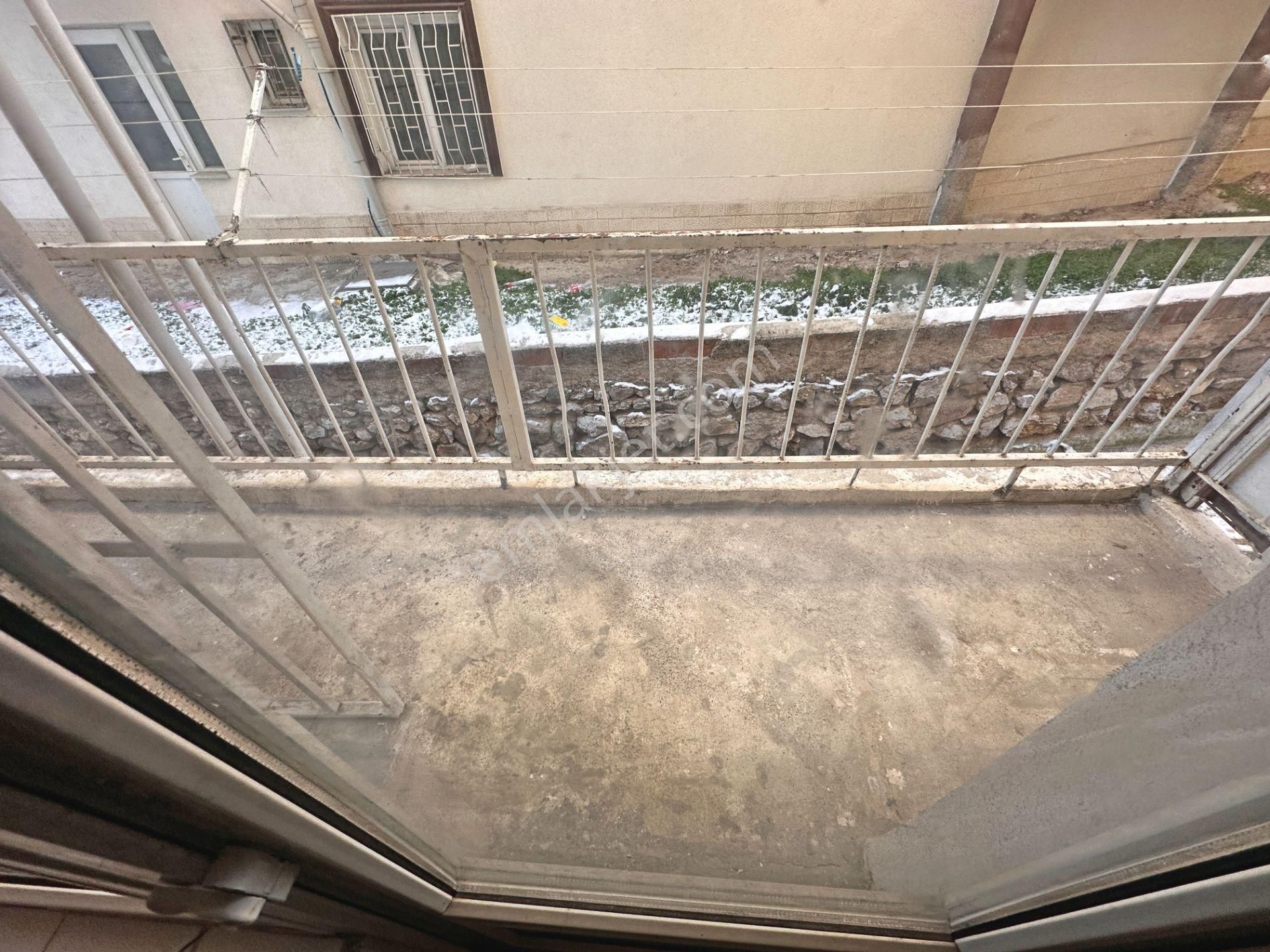 Tıp Fakültesi Cadde Yakını Balkonlu Uygun Fiyatlı 3+1 Kiralık - Görsel 15