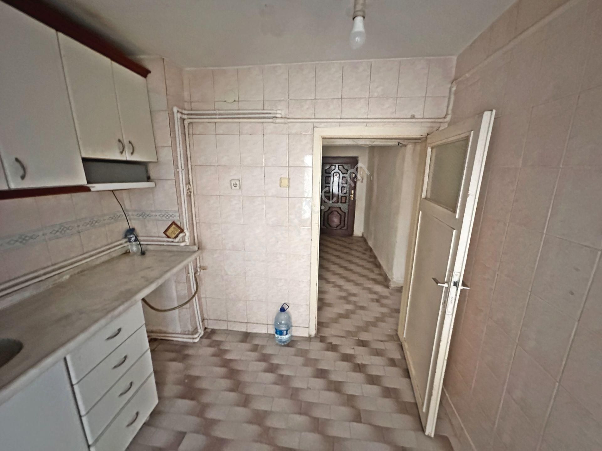 Tıp Fakültesi Cadde Yakını Balkonlu Uygun Fiyatlı 3+1 Kiralık - Görsel 16