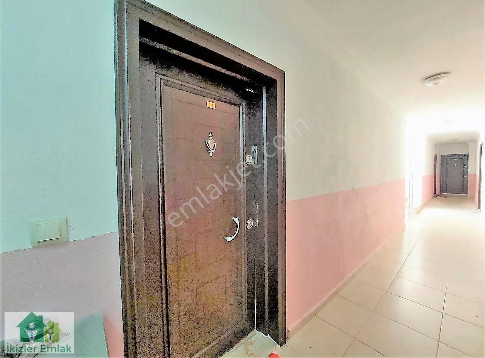 Seferihisar Ürkmez Merkez'de Satılık 2+1 Daire Ayrı Mutfak - Görsel 7