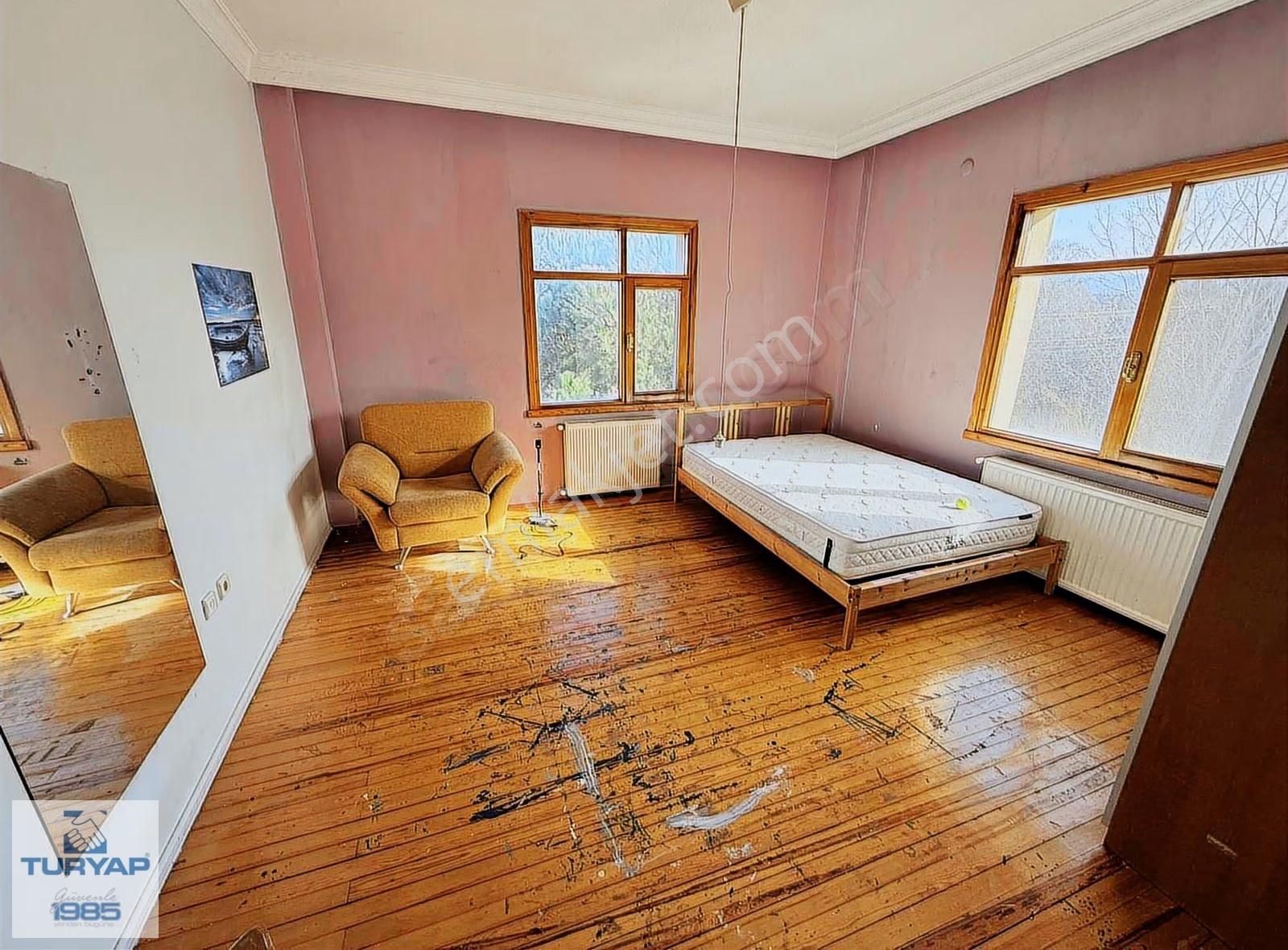 Samanlı'da 3034 M² İmarlı Arsa İçinde, Havuzlu Tripleks Villa - Görsel 32