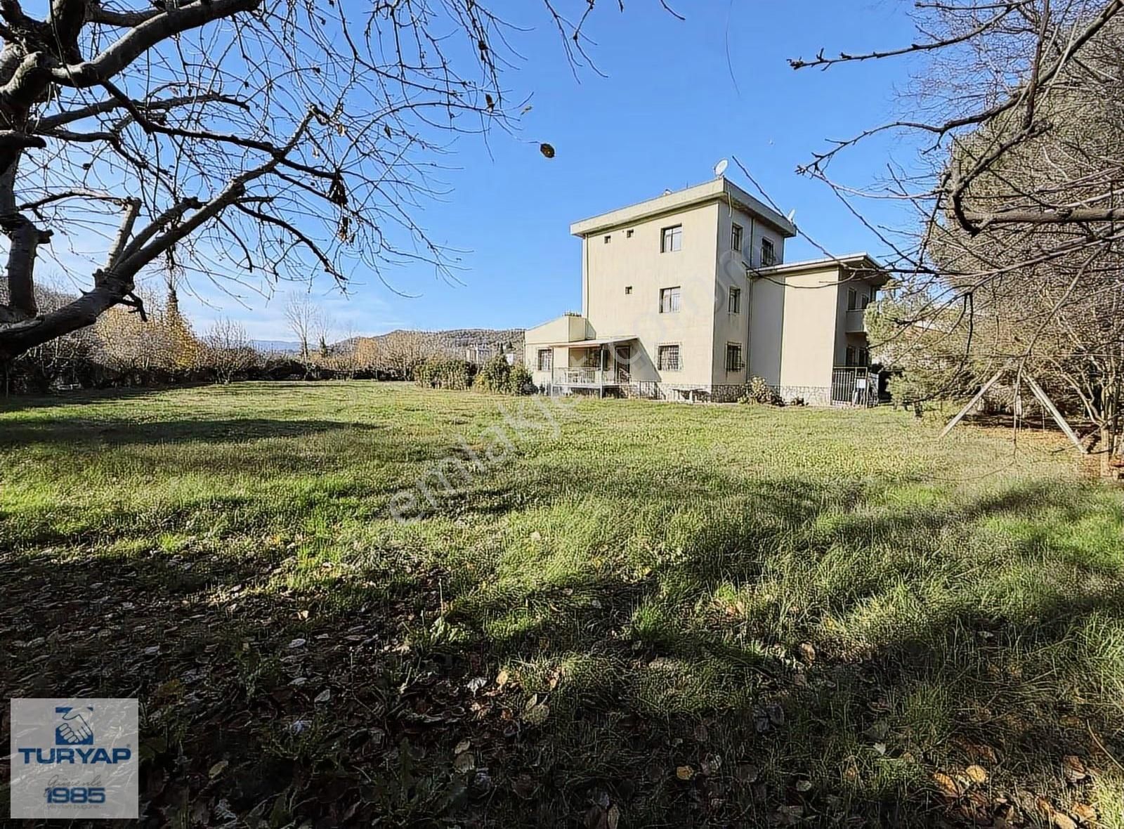 Samanlı'da 3034 M² İmarlı Arsa İçinde, Havuzlu Tripleks Villa - Görsel 14