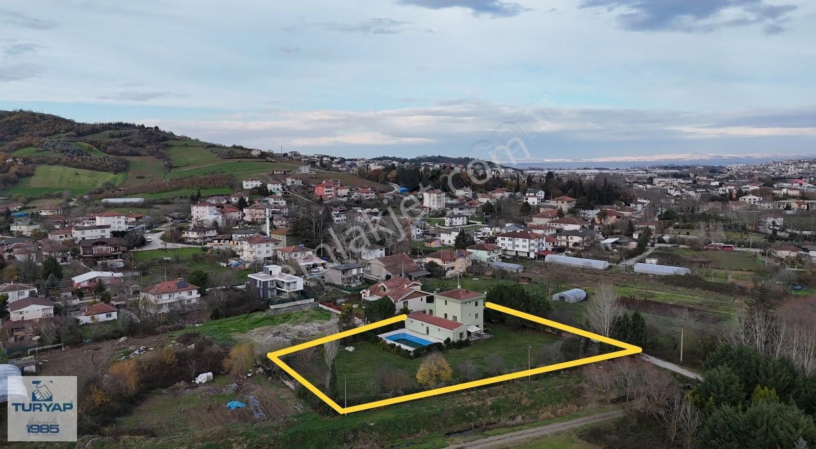 Samanlı'da 3034 M² İmarlı Arsa İçinde, Havuzlu Tripleks Villa - Görsel 20