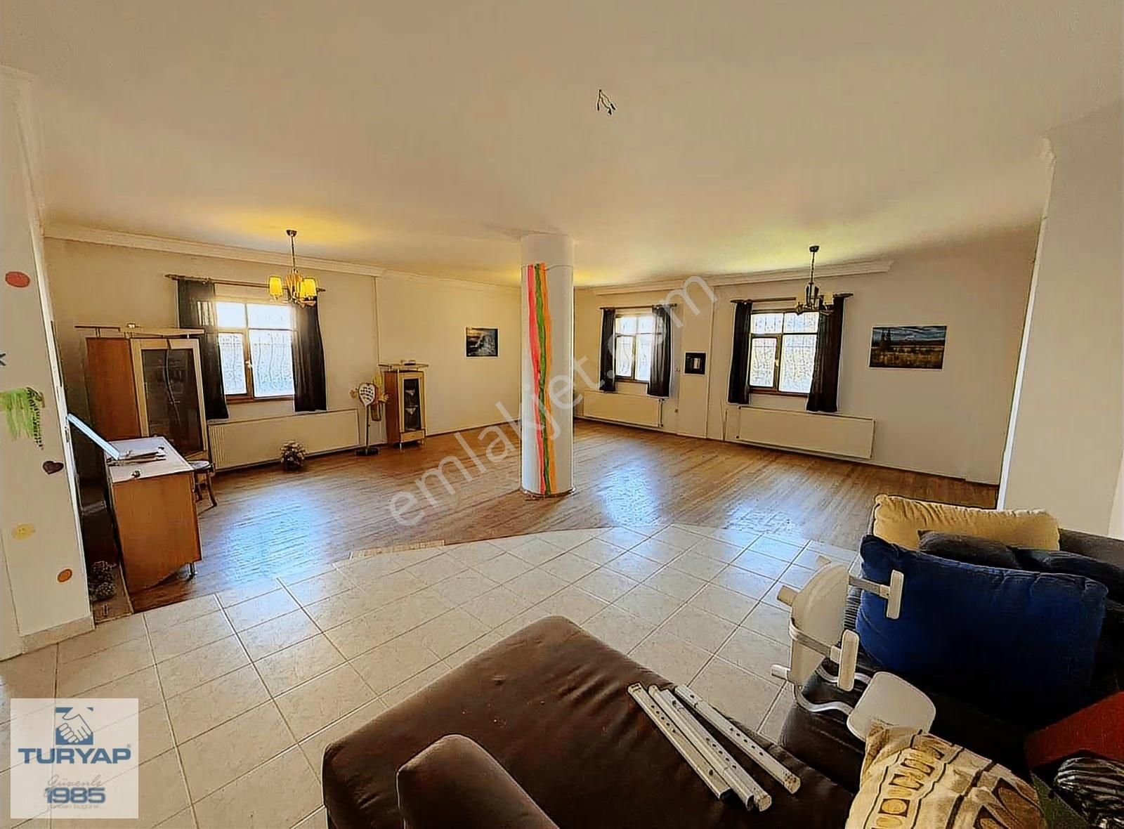 Samanlı'da 3034 M² İmarlı Arsa İçinde, Havuzlu Tripleks Villa - Görsel 16