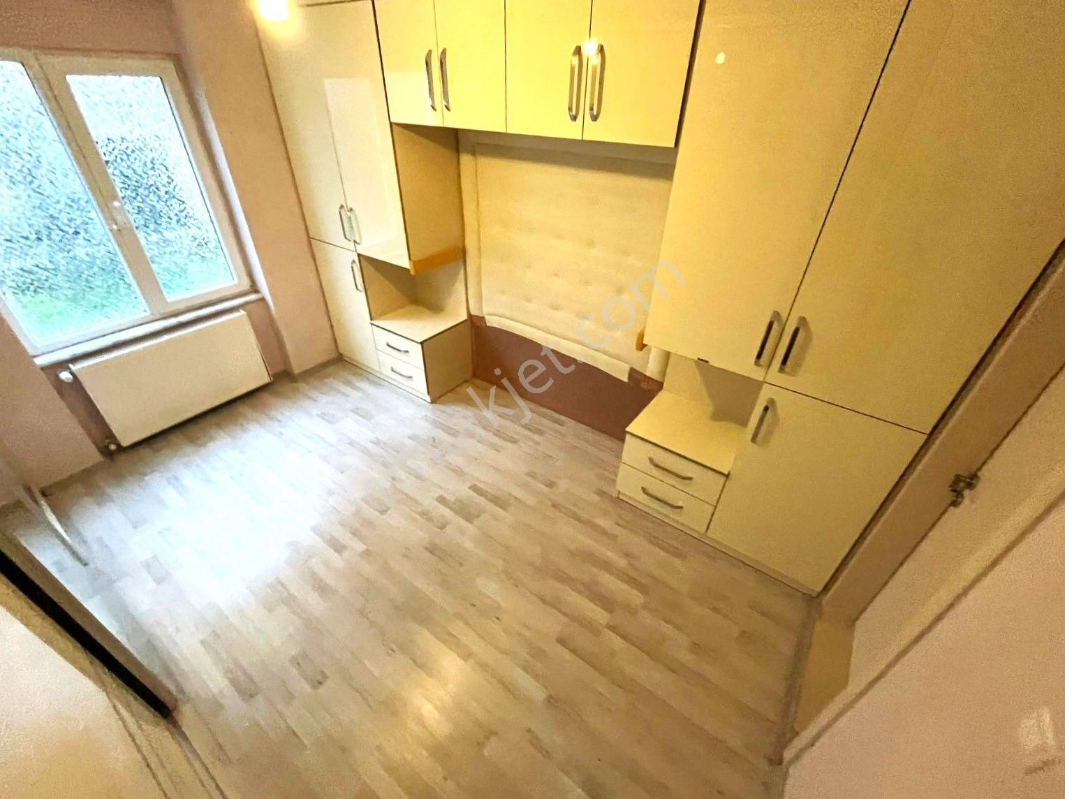 Aygül'den Akçay Merkez'de Ön Cephe Ebeveyn Banyolu Doğalgazlı Cam Balkonlu Fırsat 3+1 Satılık Daire - Görsel 13