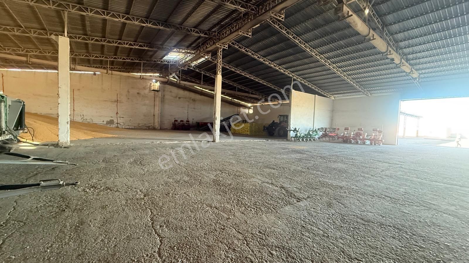 Zorlu Gayrimenkul'den Mercin'de 3500m2 Kiralık Depolama - Görsel 16