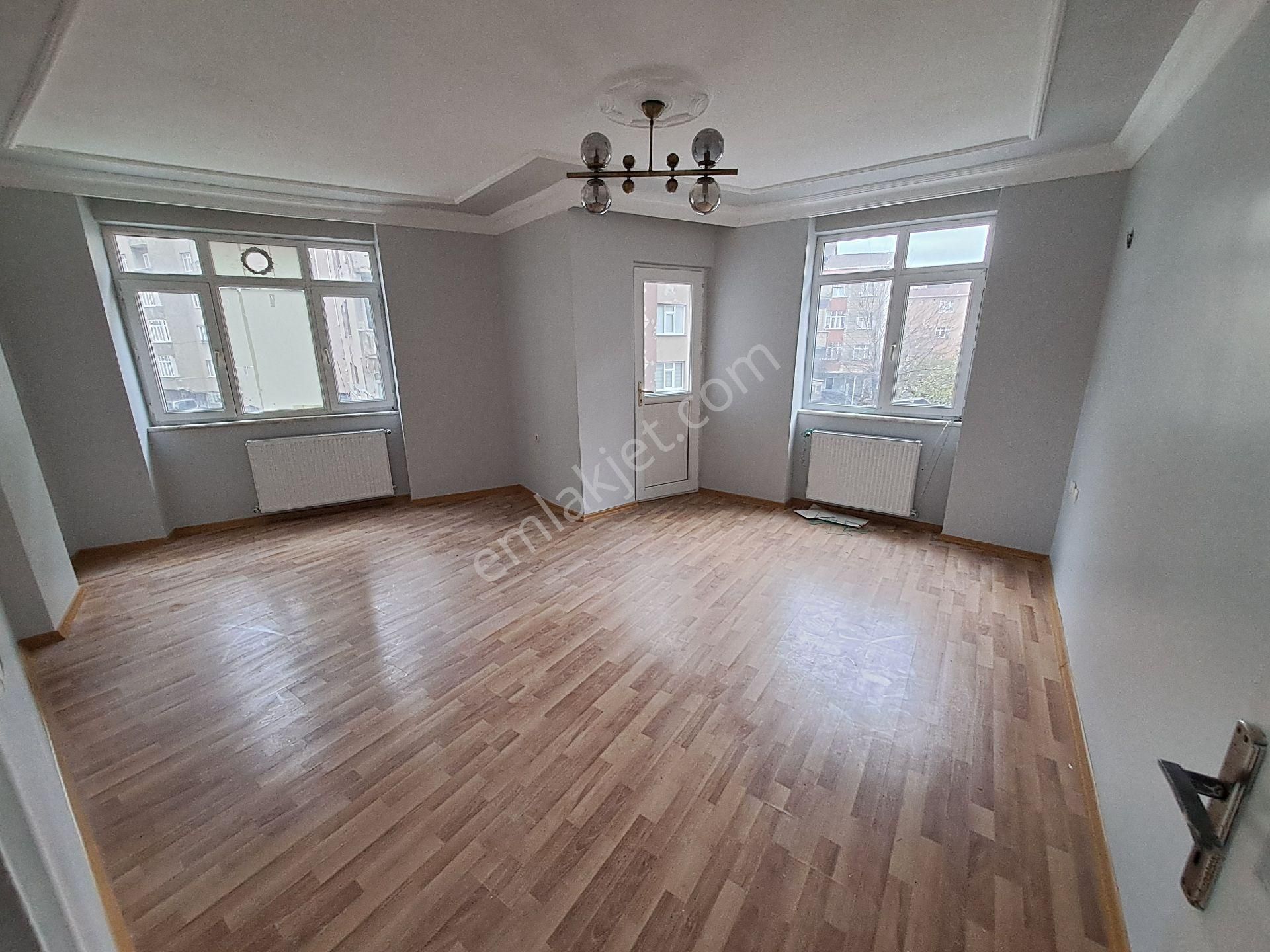 Rise Emlâk Tan Satılık Lüks 2+1 Daire 110 M2 Kat 1