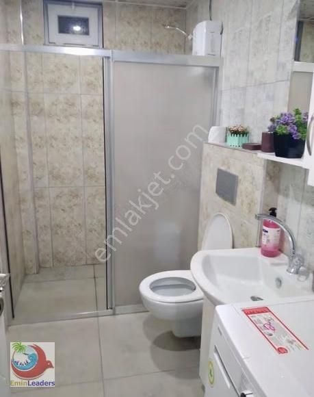 Karşıyaka Lüks Eşyalı 1+1 Balkonlu Bahçe Katı - Görsel 9