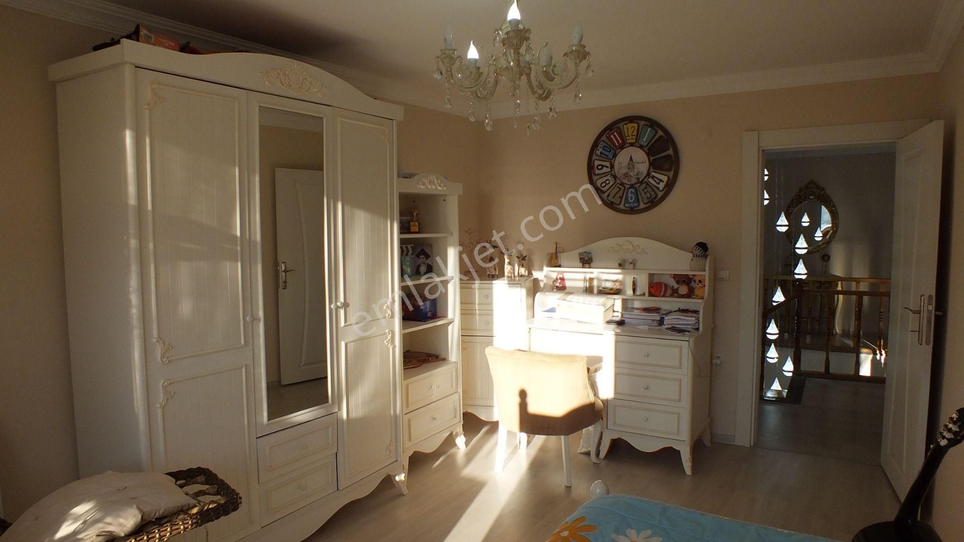 Çukurçayır Gonca Sitesi Satılık 4+1 12. Kat 185m2 Dubleks - Görsel 14