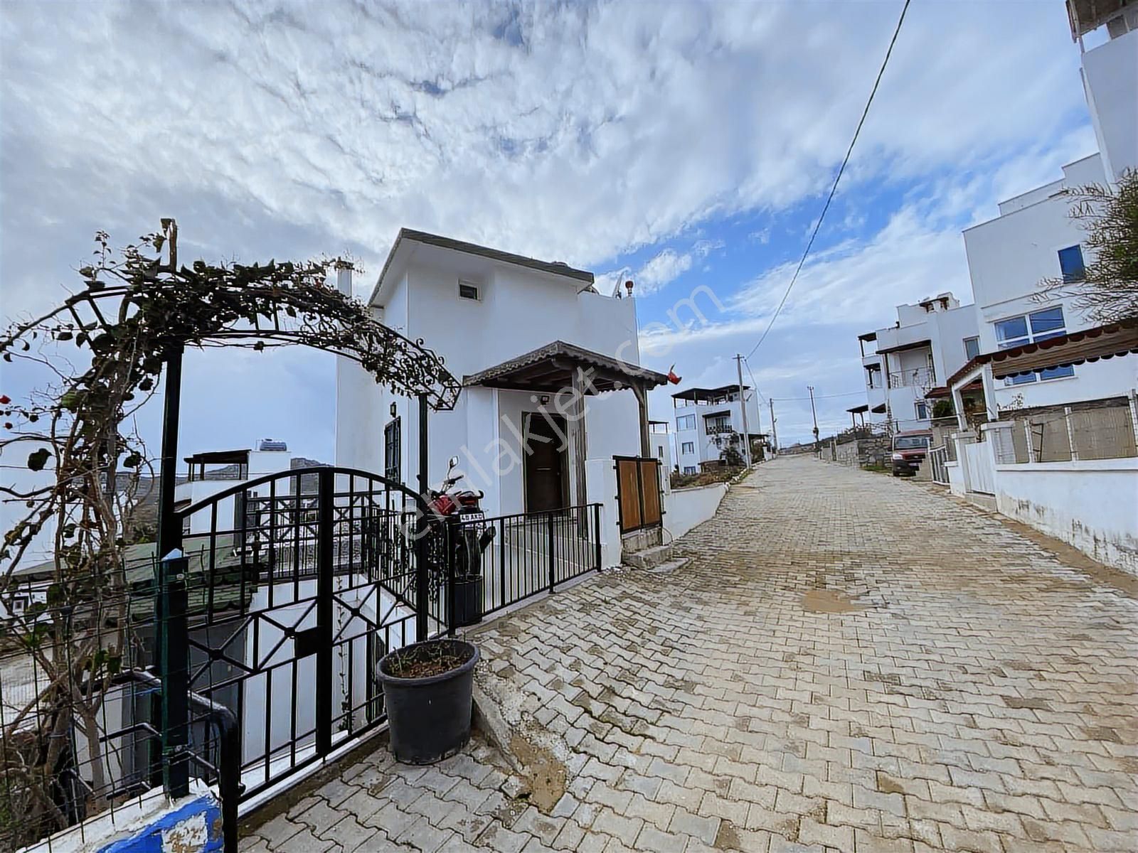 Bodrum Bağla Aytur Sitesinde Satılık Müstakil
