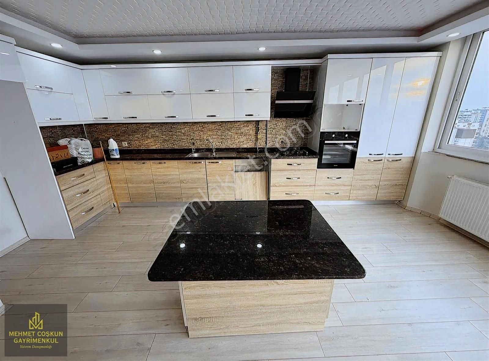 Özal Üzerinde Mado Yakını Temiz 3+1 Satılık Geniş Daire