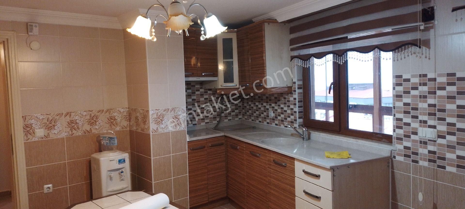 Trabzon Pelitli Mahallesinde Kiralık Catı Katı 1+1