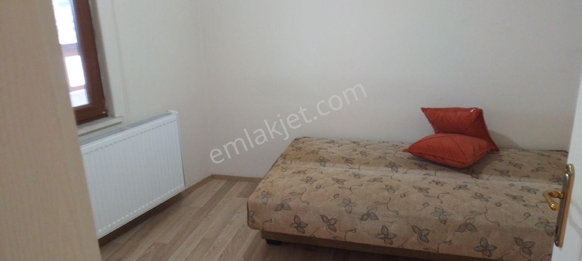 Trabzon Pelitli Mahallesinde Kiralık Catı Katı 1+1 - Görsel 4