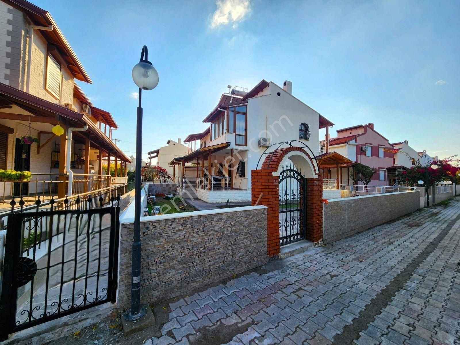 İzmi̇r Seferi̇hi̇sar Doğanbey De Deni̇ze Çok Yakın Satılık Yazlık 3+1