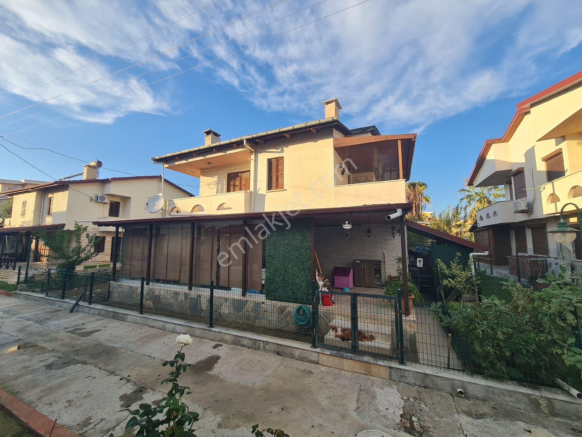 Denize Sıfır Site İçerisinde Müstakil Bahçeli 3+1 Yazlık - Görsel 4