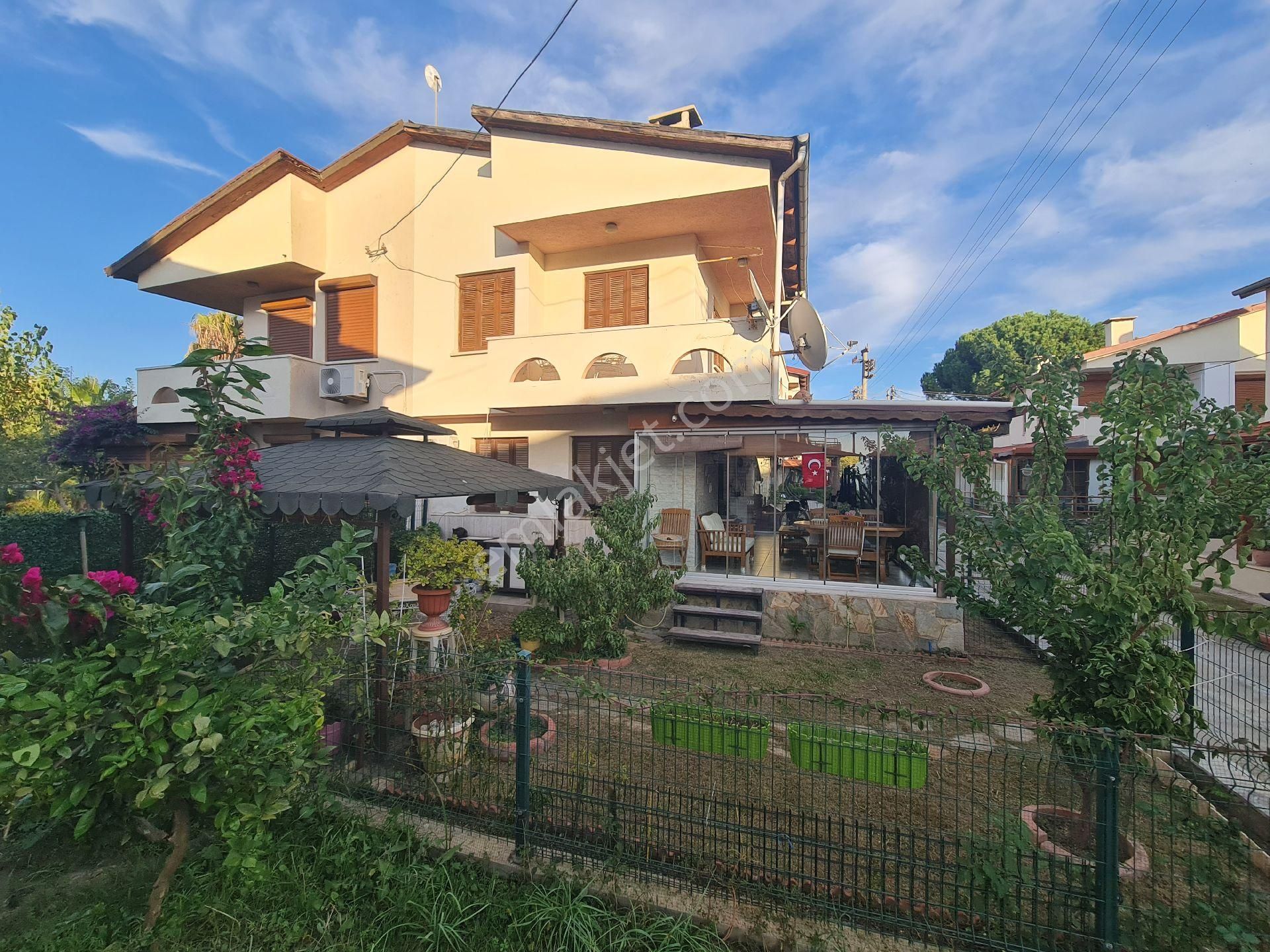 Denize Sıfır Site İçerisinde Müstakil Bahçeli 3+1 Yazlık - Görsel 2