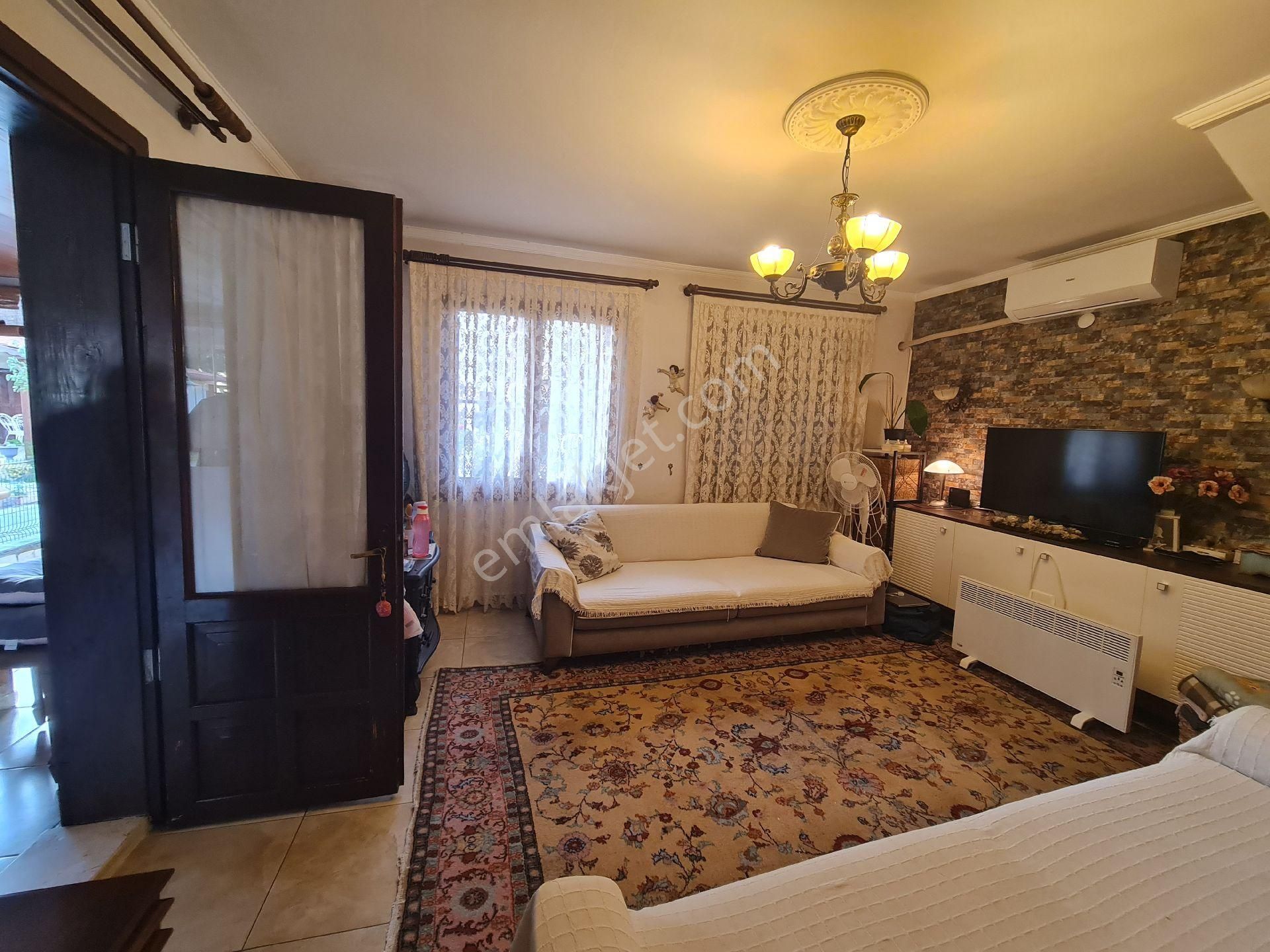 Denize Sıfır Site İçerisinde Müstakil Bahçeli 3+1 Yazlık - Görsel 11